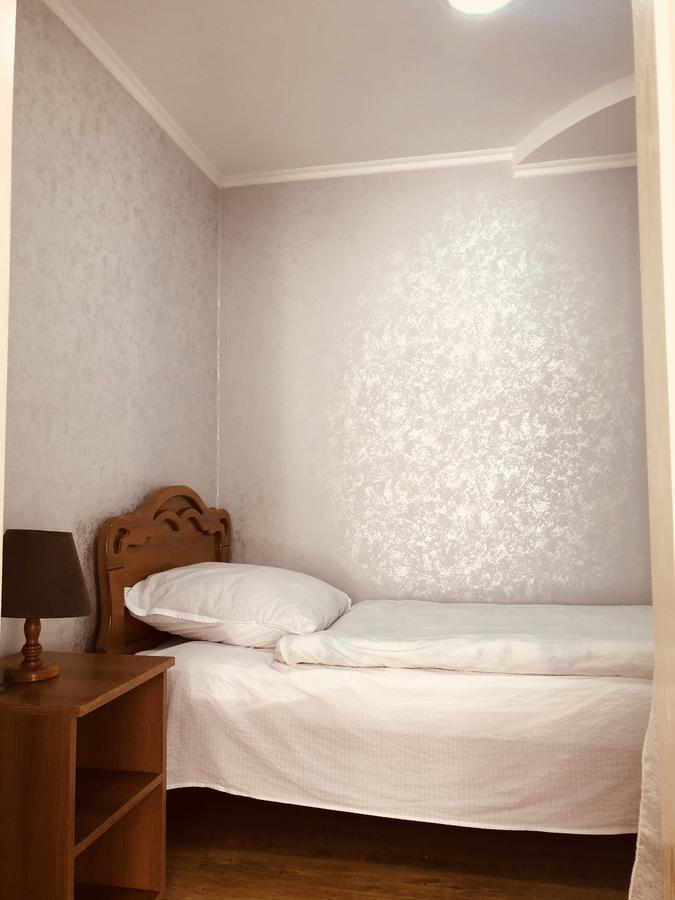 Guest House Tasunia Kutaisi Eksteriør bilde