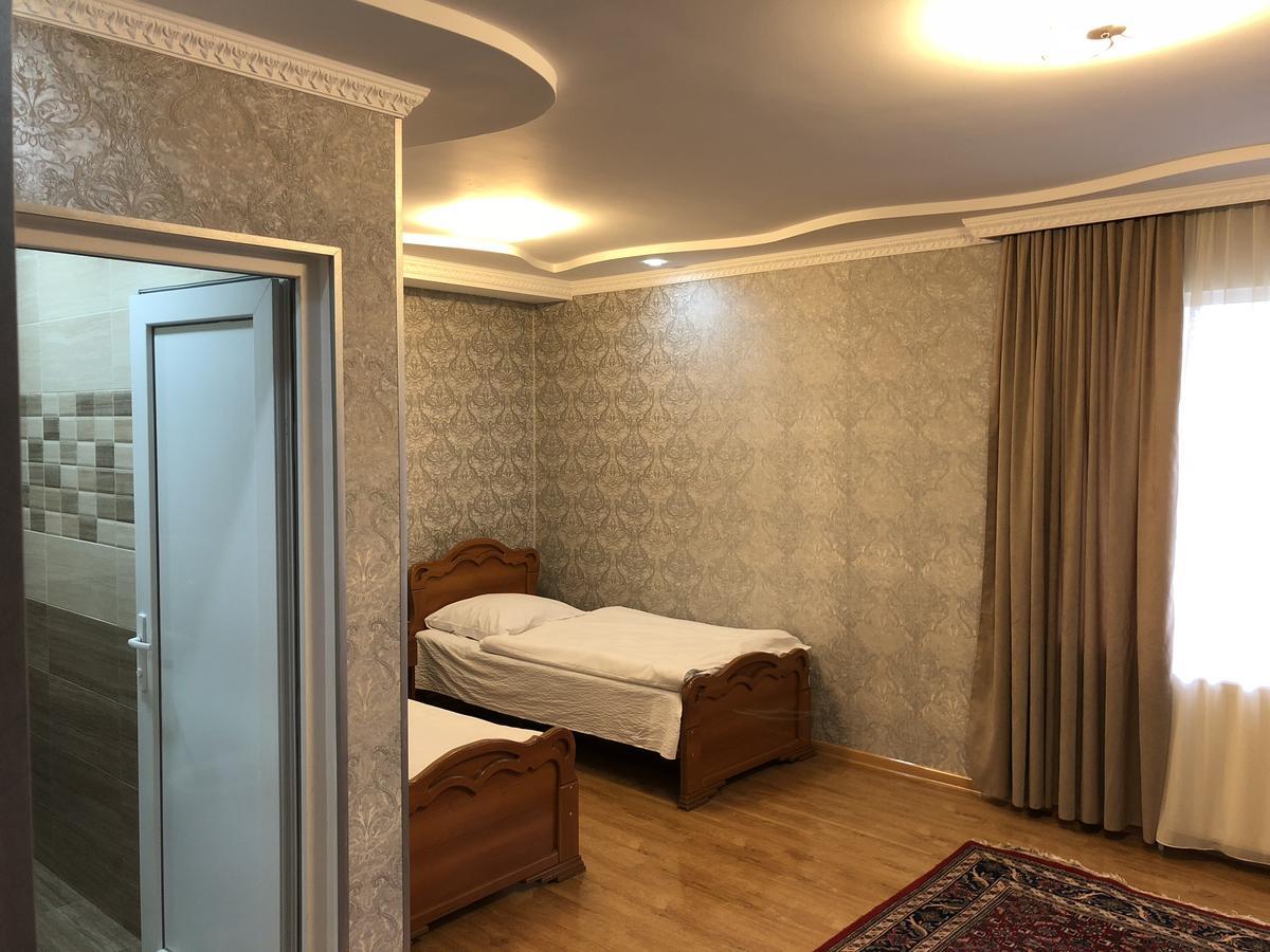 Guest House Tasunia Kutaisi Eksteriør bilde