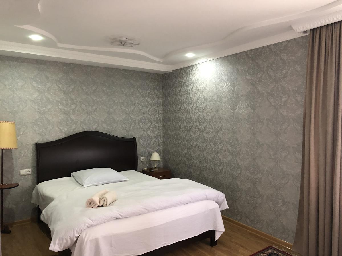 Guest House Tasunia Kutaisi Eksteriør bilde